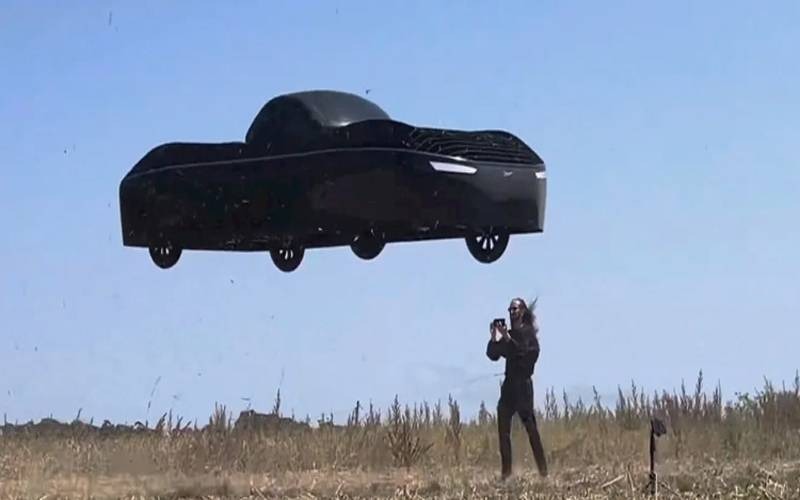 آمريڪي ڪمپنيءَ اڏامندڙ ڪار متعارف ڪرائي ڇڏي